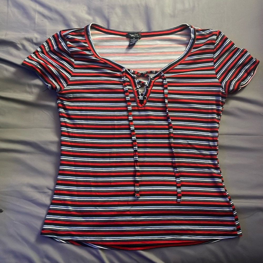 love this shirt! very comfy!
